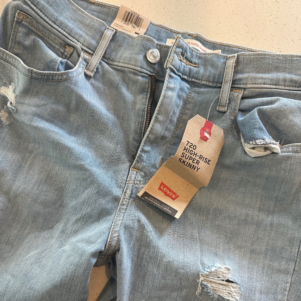 NWT Levi’s Super High Skinny Jeans